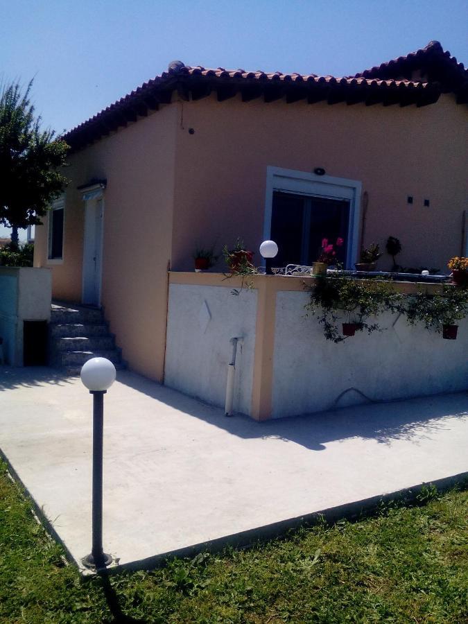 Studios Στουσ Πυργουσ Θερμησ Mytilíni エクステリア 写真